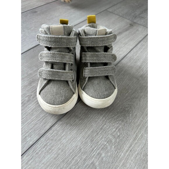 Cat & Jack 6C Sneakers Grey High Tops 3 Hook & Loop Straps Toddler - Picture 4 of 7